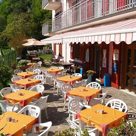 Hotel Rosalpina Riva del Garda Exterior foto
