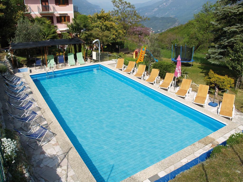 Hotel Rosalpina Riva del Garda Exterior foto
