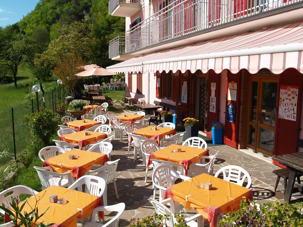 Hotel Rosalpina Riva del Garda Exterior foto