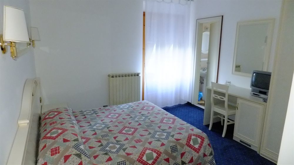 Hotel Rosalpina Riva del Garda Exterior foto