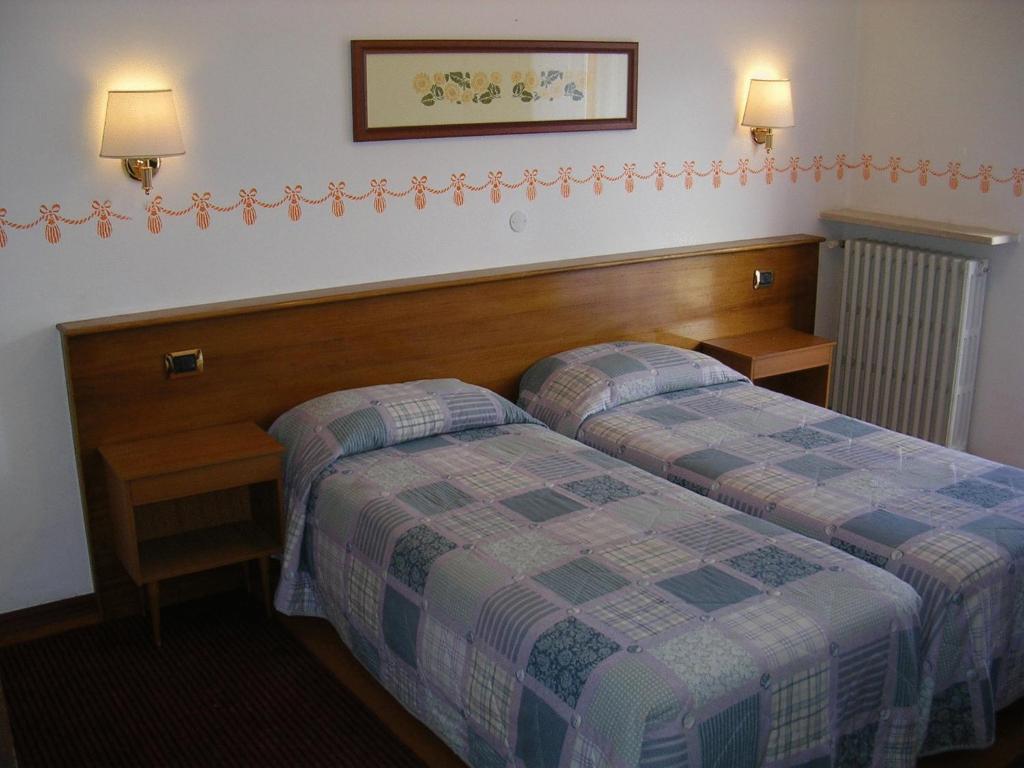 Hotel Rosalpina Riva del Garda Cameră foto